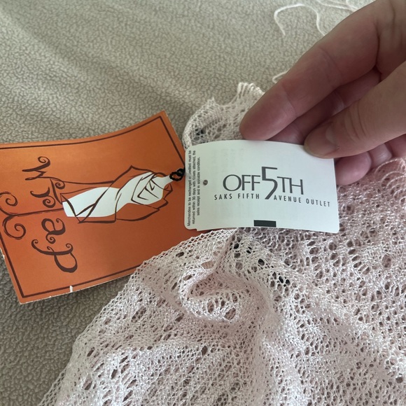 NWT - OFF 5th Gorgeous Shawl - Picture 4 of 6